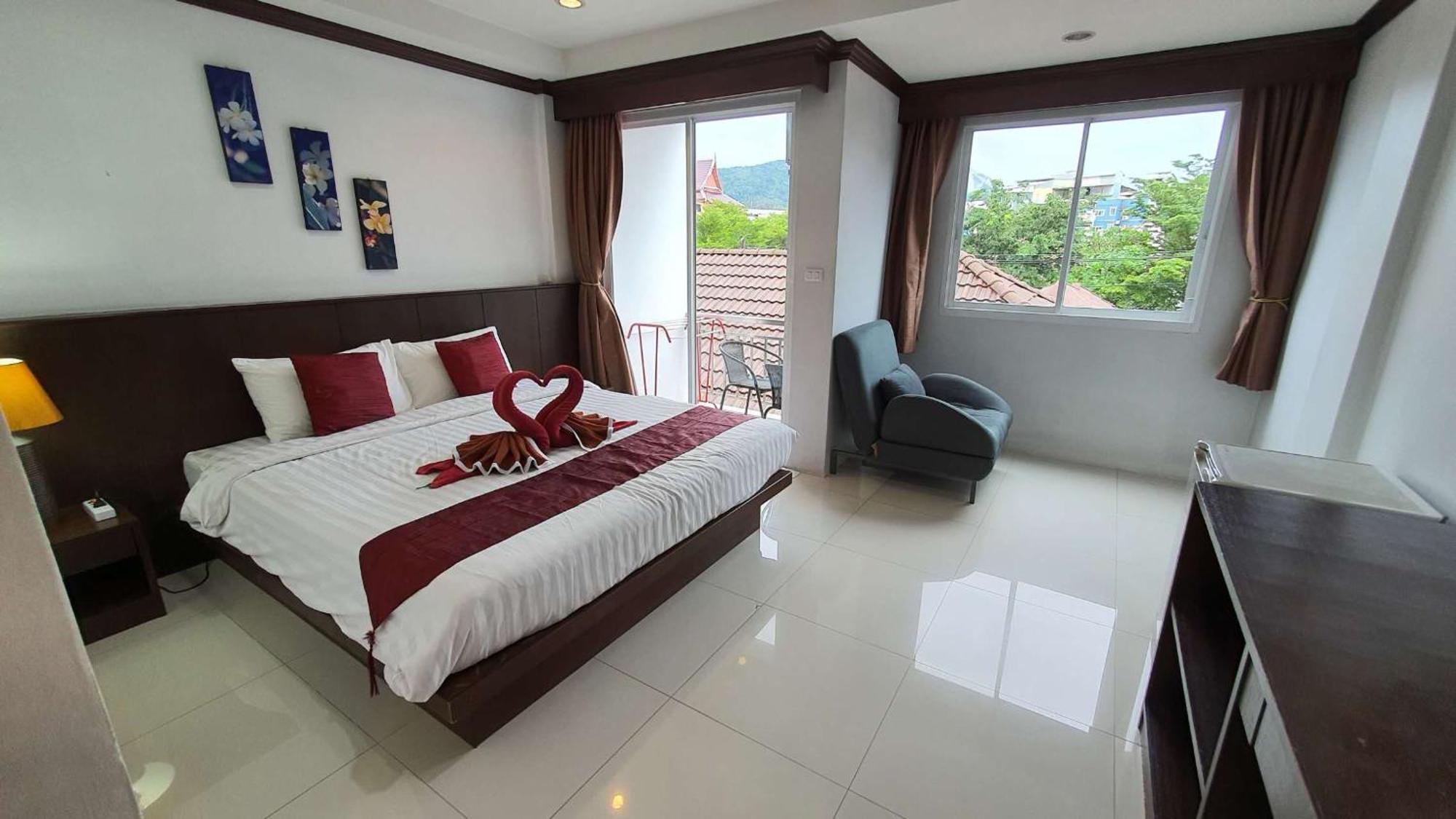 水果天堂旅馆 Hotel Patong Екстериор снимка